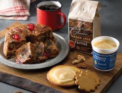 20 oz Kentucky Bourbon Fruitcake & 10 oz Monastery Creamed Honey Natural & 8 oz coffee